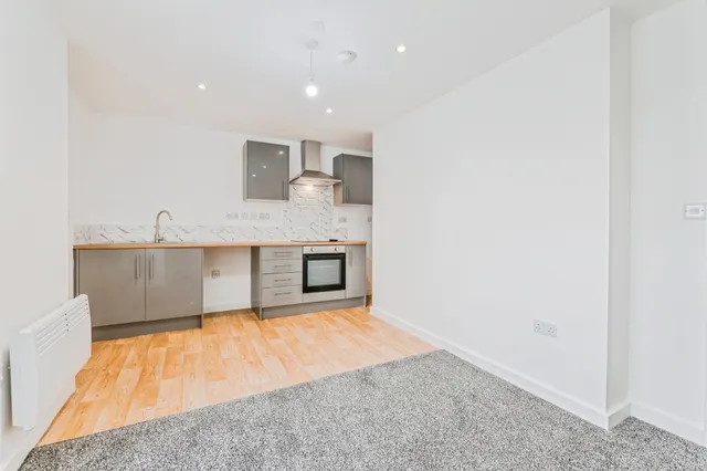 Holton Road, Barry, CF63, photo 3