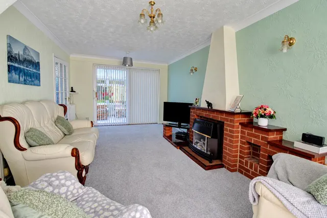 Lakeside Drive, Cannock, WS11, photo 3