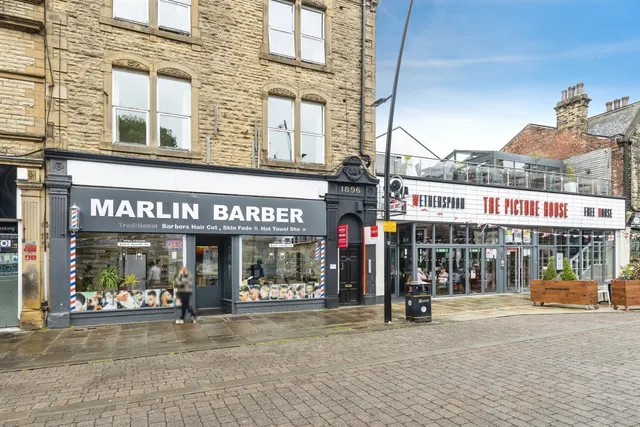 Queen Street, Morley, Leeds, photo 1