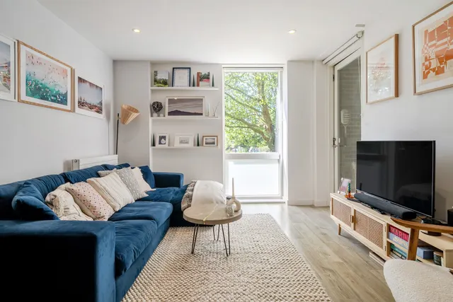 Woods Road, SE15, photo 1