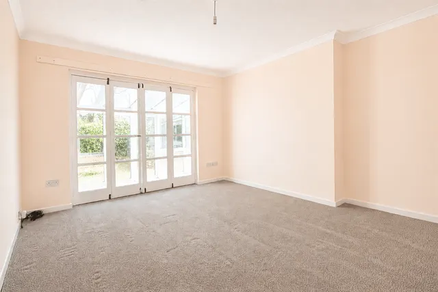 Photo 3 — Milton Road, Waterlooville, PO7 6AA