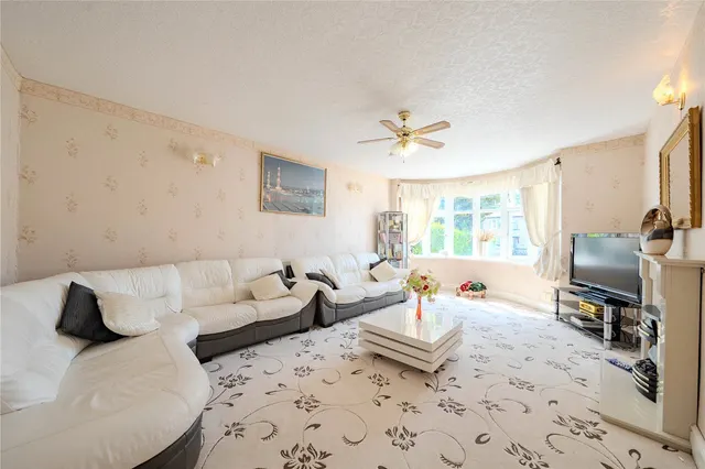 Street Lane, Leeds, LS17, photo 1