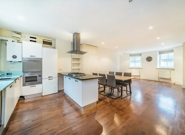 Photo 2 — Clapham Road, Clapham, SW9