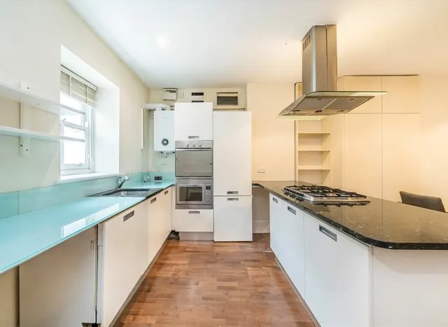 Photo 3 — Clapham Road, Clapham, SW9