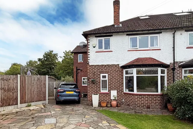 Brookfield Avenue, Timperley, Cheshire WA15 6TH, photo 1