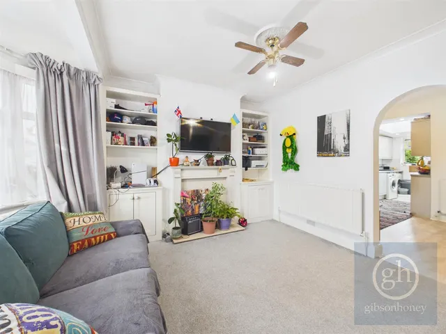Photo 3 — Brixham Crescent, Ruislip, HA4 8TX