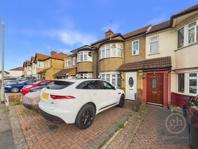 Brixham Crescent, Ruislip, HA4 8TX, photo 1
