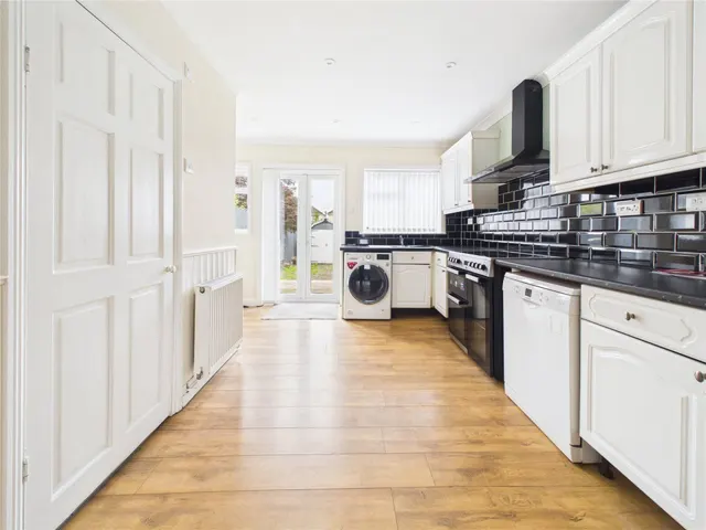 Millbrook Avenue, Bristol, BS4, photo 1