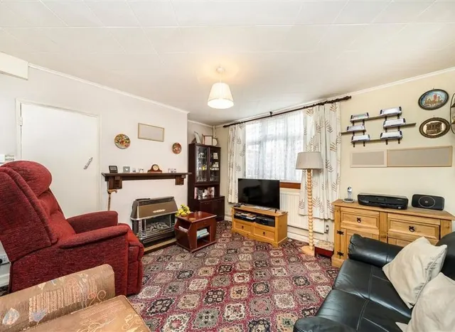 Wyborne Way, Stonebridge Park, NW10, photo 2