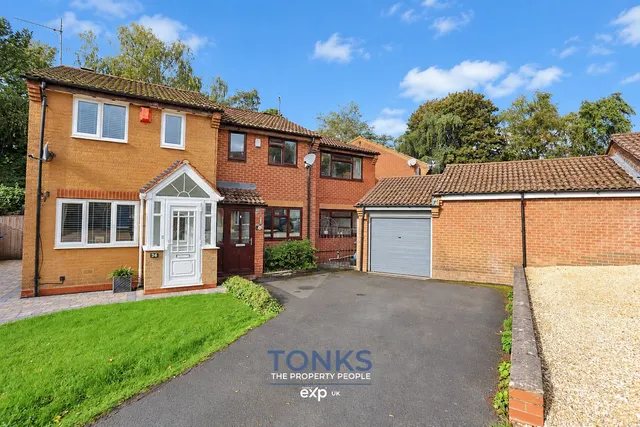 Sandringham Road, Halesowen, B62, photo 1