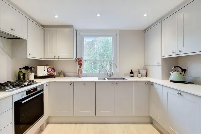 Stormont Road, London, SW11, photo 3
