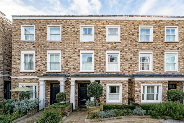 Palladian Gardens, W4, photo 1