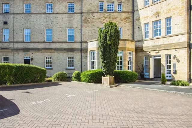 Tuke Grove, Wakefield, West Yorkshire, WF1, photo 1