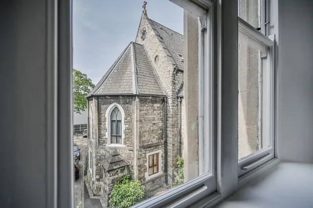 4 St James's Court, 81 Fore Street, London, photo 1