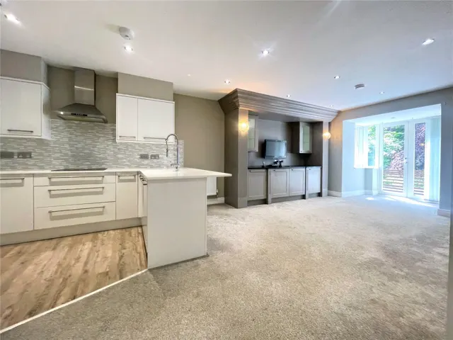 Stratton Place, Stratton, GL7, photo 2