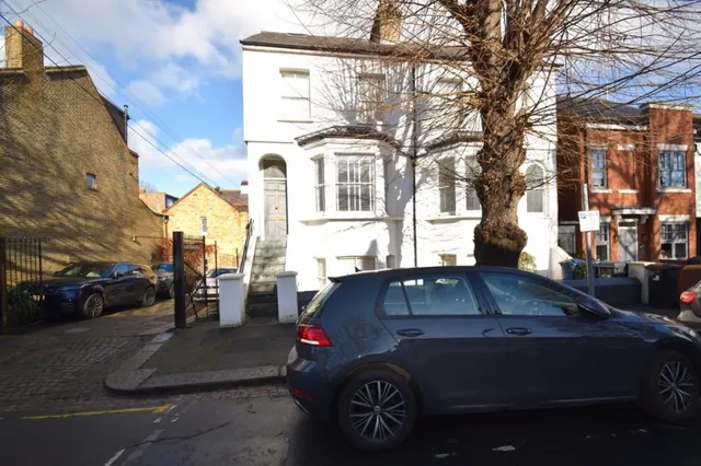 Chiswick, W4, photo 1