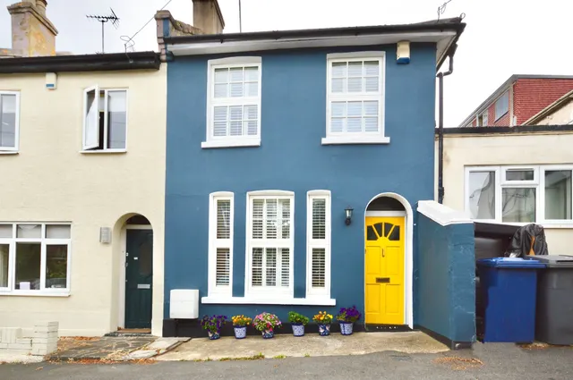 Summers Row, London, N12, photo 1