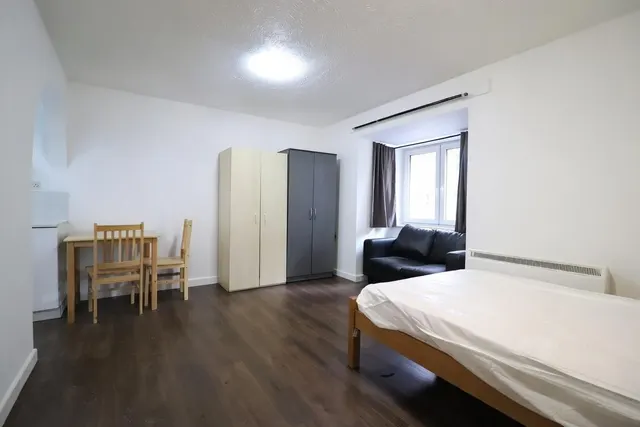 Harp Island Close, London, NW10, photo 1