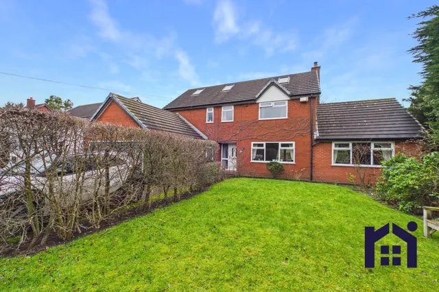 Wigan Road, Euxton, Chorley, PR7 6JH, photo 1
