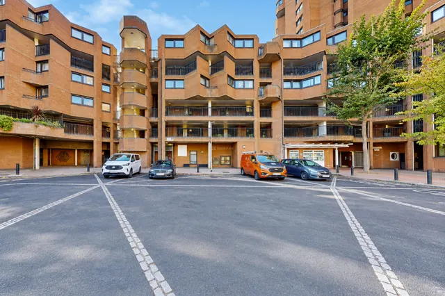 World's End Estate, Ashburnham Tower World's End Estate, SW10