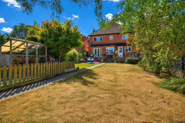 Cedar Avenue, Birstall, LE4, photo 2