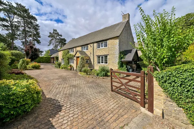 Lower End, Ramsden, Chipping Norton, Oxfordshire, OX7 3AZ, photo 1