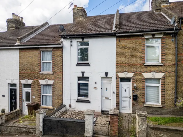 Station Road, Strood, ME2, photo 1