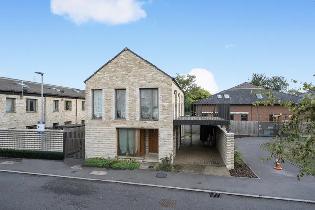 Farnsworth Drive, Edgware, HA8, photo 1