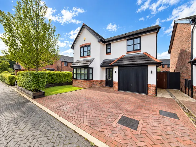 Blackthorn Road, Stockport, SK7, photo 1