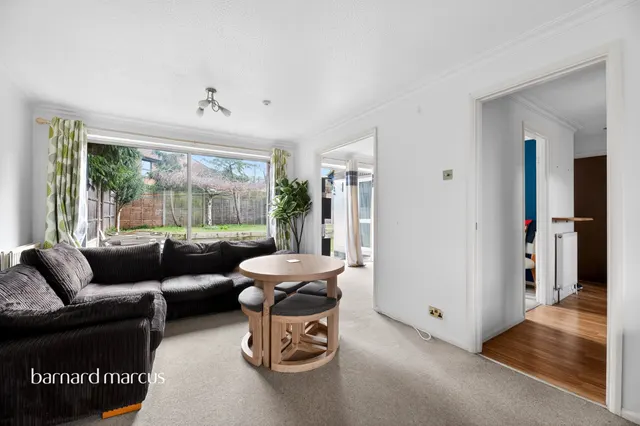 Auriol Park Road, Worcester Park, KT4, photo 3
