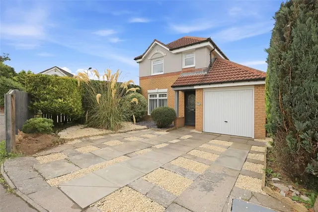 3 bedroom house — Devine Grove, Newmains, North Lanarkshire, ML2