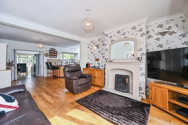Liverpool Road, Widnes, WA8, photo 2