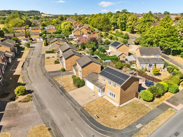 Gable Close, Daventry, photo 1