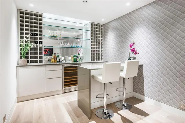 Pavilion Road, Knightsbridge, SW1X, photo 2