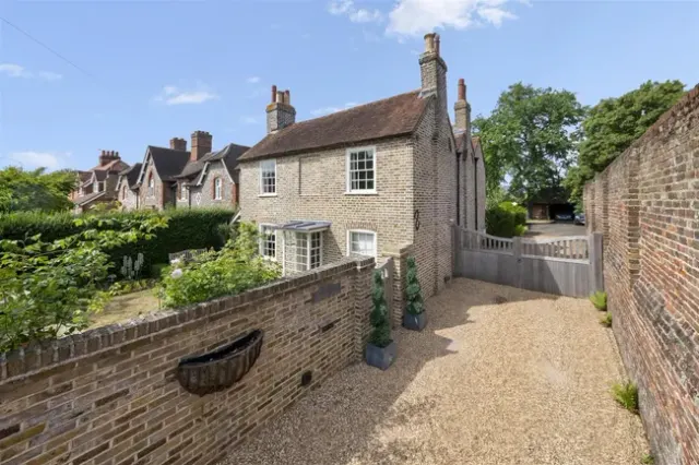 Swakeleys Road, Ickenham,