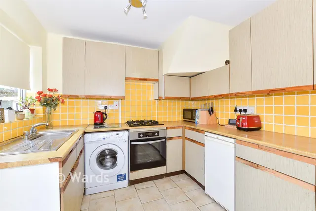 Corner Farm Road, Staplehurst, TN12, photo 3