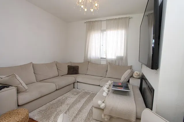 Brinton Crescent, Kidderminster, photo 2