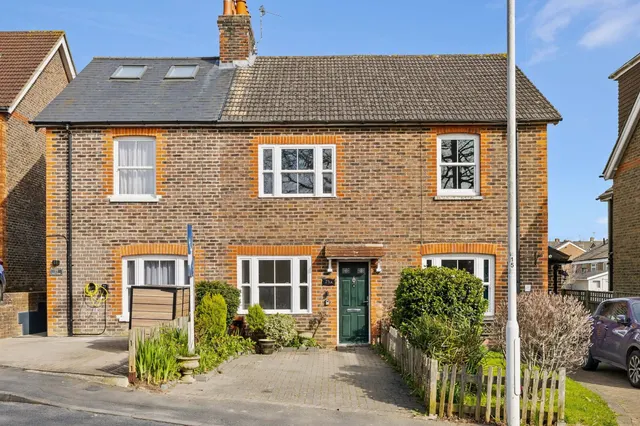 Dunnings Road, East Grinstead, RH19, photo 1
