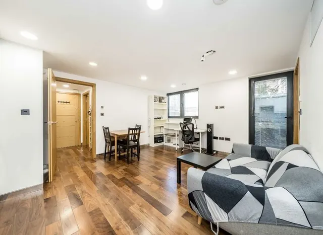Hatton Row, St. John's Wood, NW8, photo 2