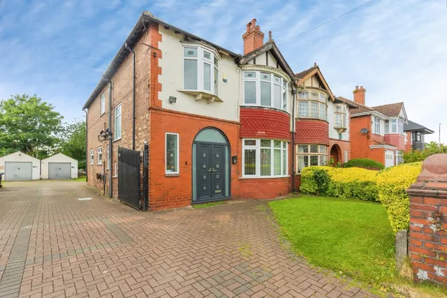Seymour Grove, Old Trafford, Manchester, M16, photo 1