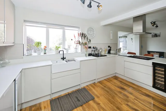 Photo 3 — Oaklands, Curdworth, Sutton Coldfield, Warwickshire, B76