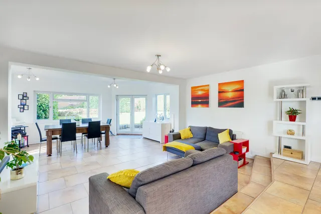 Mapledrakes Close, Ewhurst, GU6, photo 2