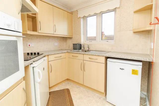 Clifford Avenue, Bletchley, MK2, photo 3