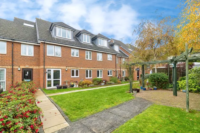 Clifford Avenue, Bletchley, MK2, photo 2
