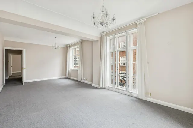 Photo 2 — Carrington House, Hertford Street, London, W1J 7SU