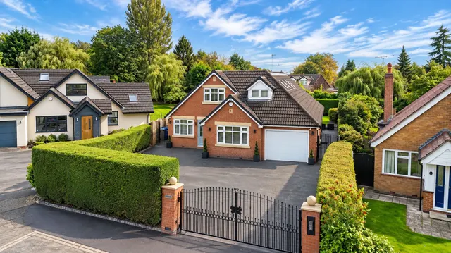 Winmarith Drive, Hale Barns, WA15, photo 1