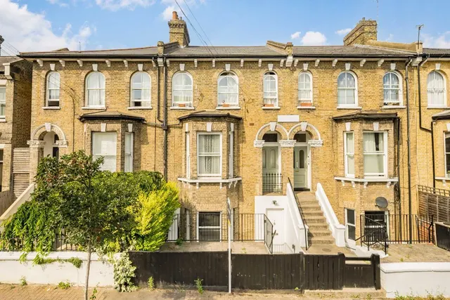 Ramsden Road, SW12, photo 1