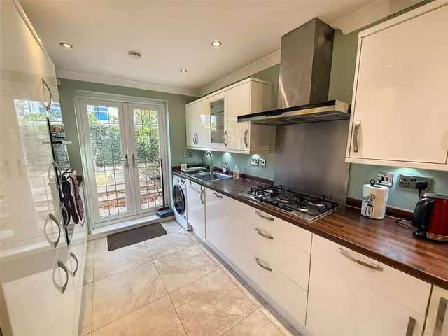 Langham Place, Egham, TW20, photo 3