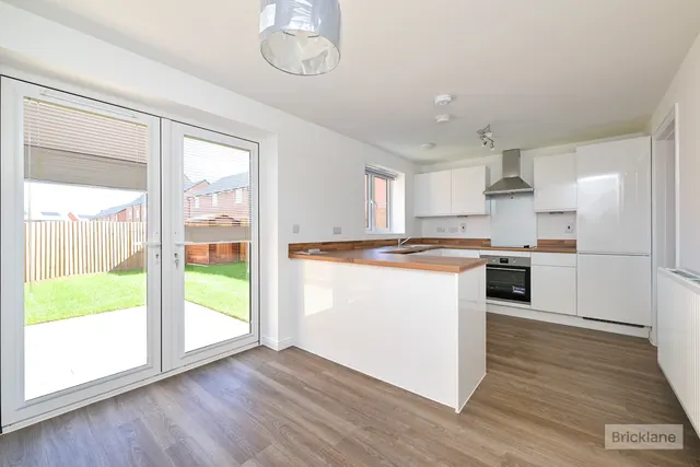 Photo 2 — Rodney Close, MARKET HARBOROUGH