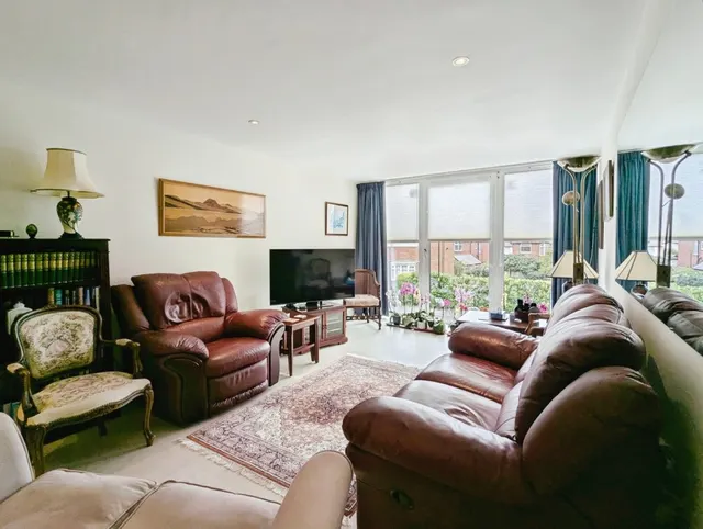 Photo 3 — Harcourt Drive, Harrogate